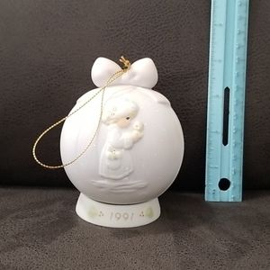 Precious Moments Figurine